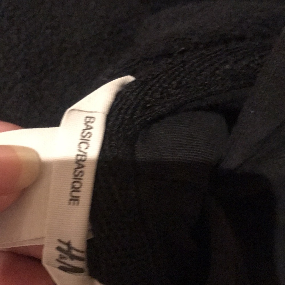 3/15$ H&M Cozy Black Kids Hoodie Jacket - Picture 5 of 6
